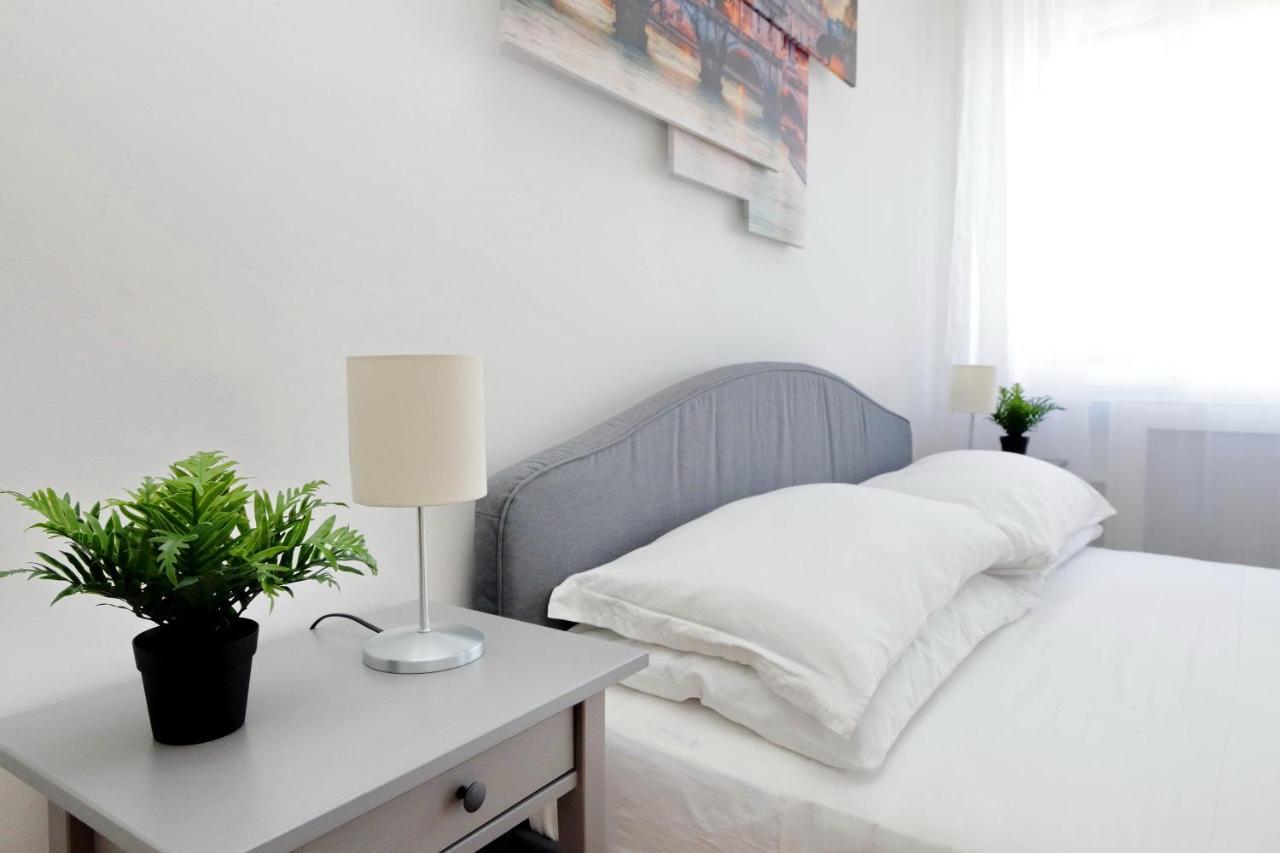 Zucchi Rooms Rzym Zewnętrze zdjęcie